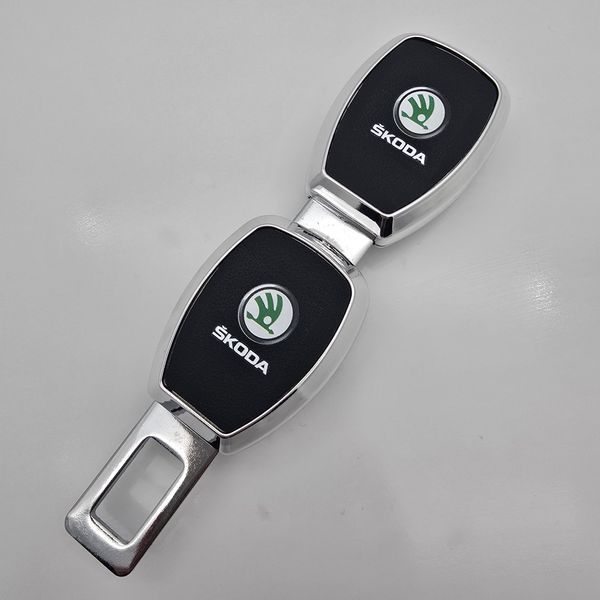 Заглушка переходник ремня безопасности с логотипом Skoda 1 шт 1761 фото