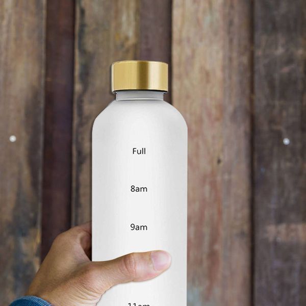 Бутылочка для воды Refill 1000 мл из тритана белая с золотистой крышкой 5048 фото