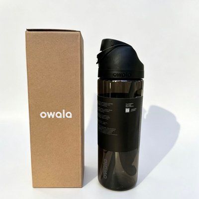 Бутылка для воды Owala FreeSip 740 мл с трубочкой, черная 1854 фото